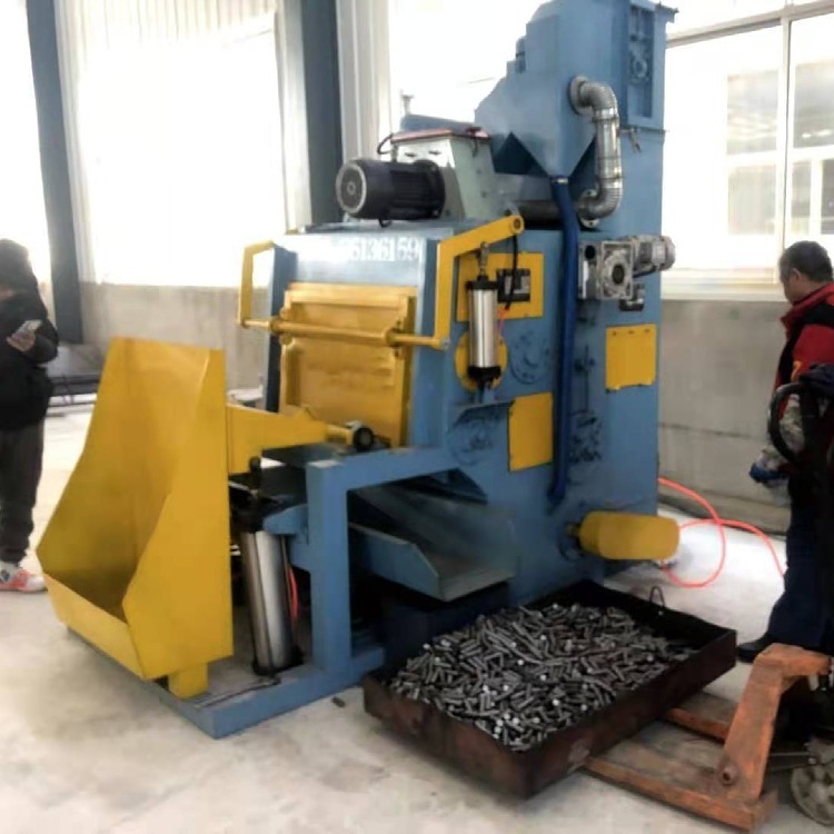 悬链打砂除锈机_悬链除锈砂机打磨视频_打砂除锈机设备