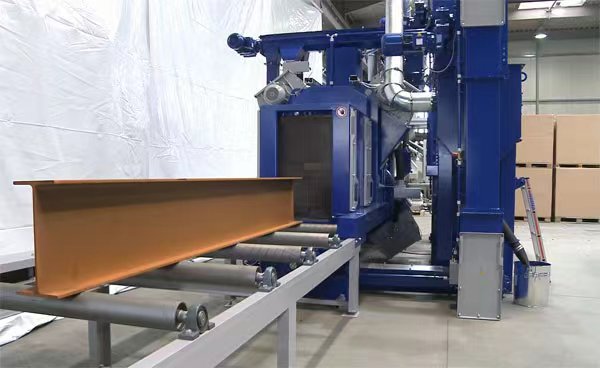 吊挂抛丸打砂机_抛丸砂机吊挂打孔视频_抛丸打砂机工作原理